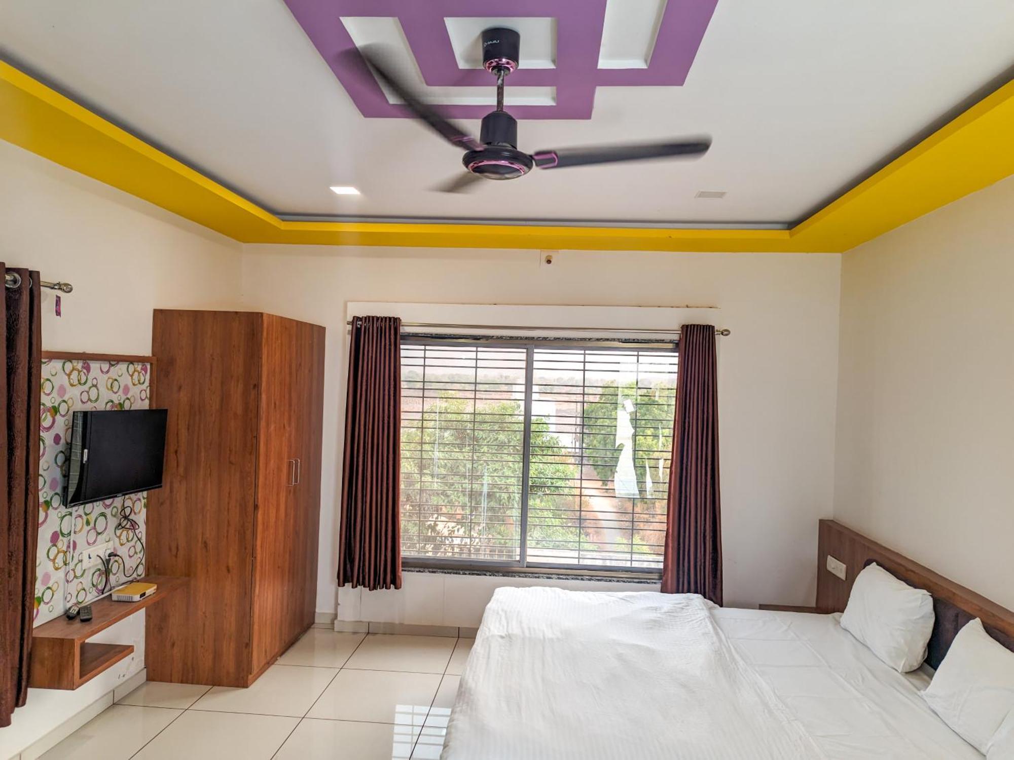 Samrat Homestay Garudeshwar Buitenkant foto