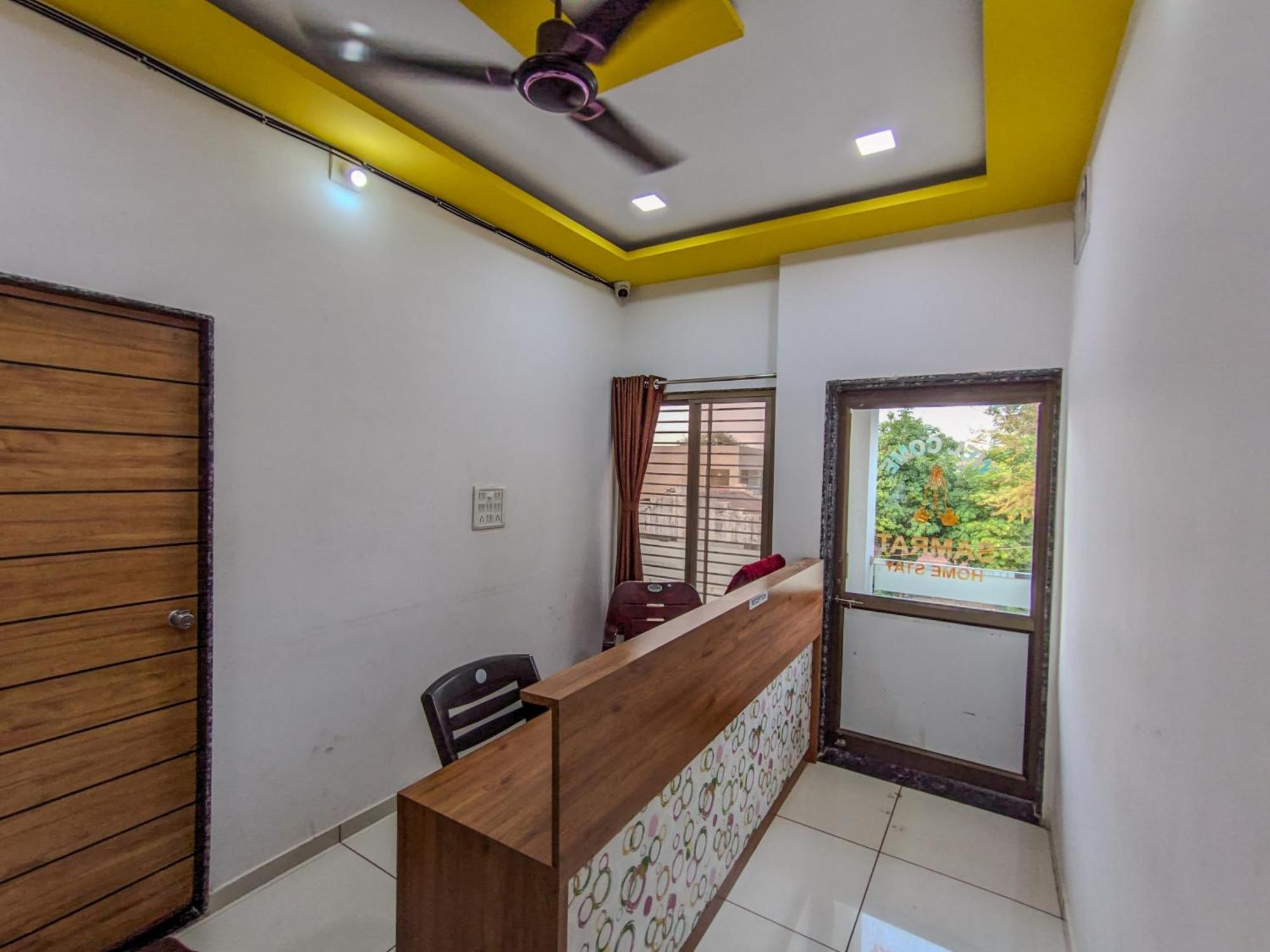 Samrat Homestay Garudeshwar Buitenkant foto