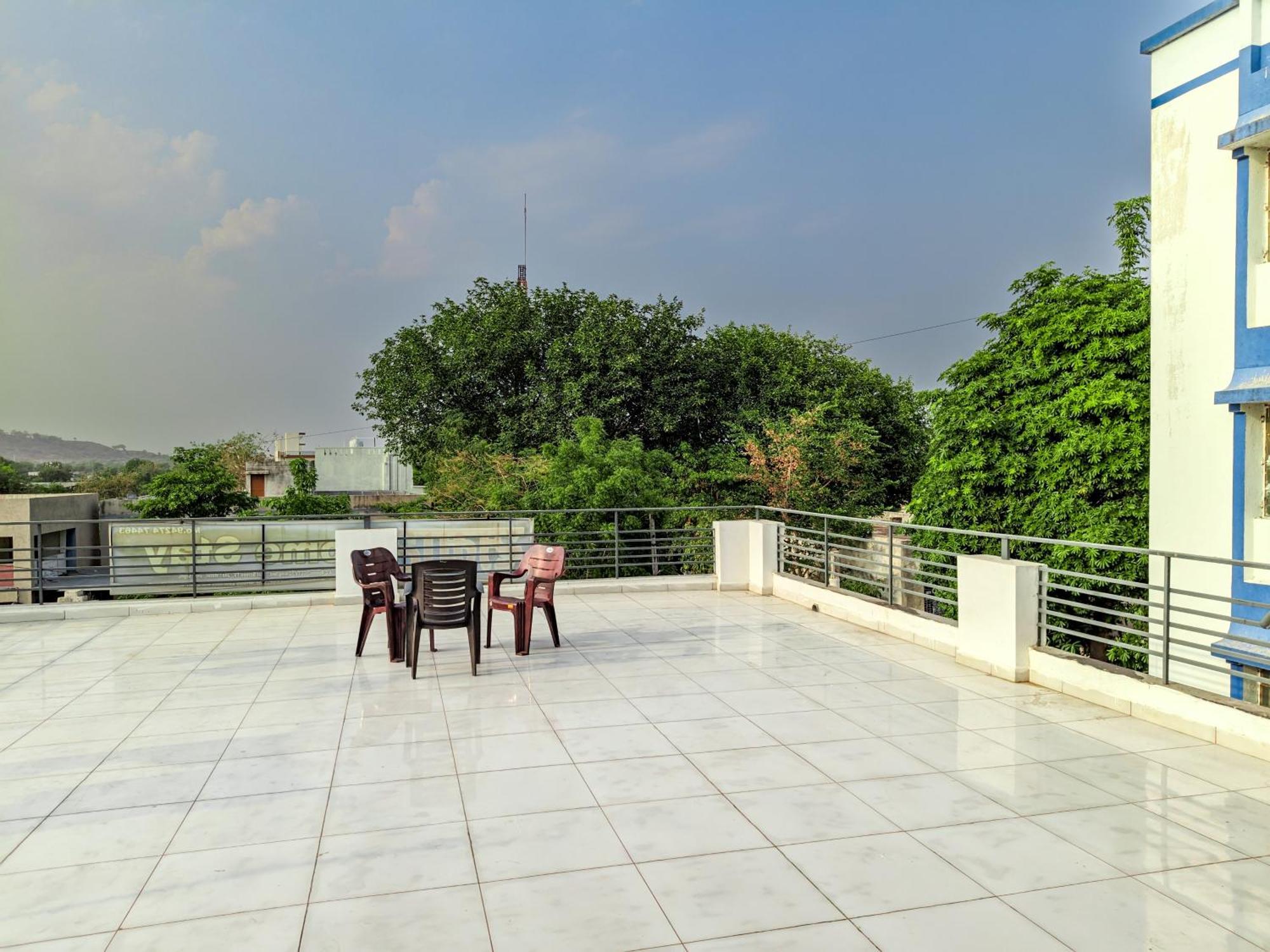 Samrat Homestay Garudeshwar Buitenkant foto